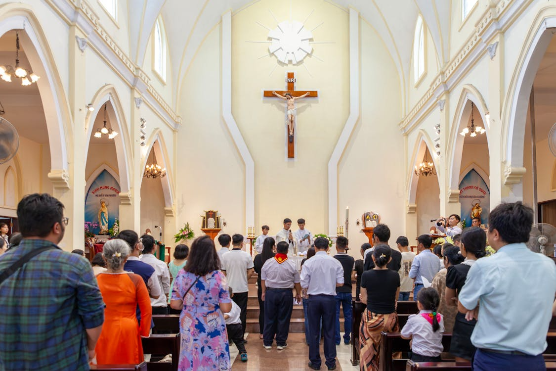 An image of people praying together.