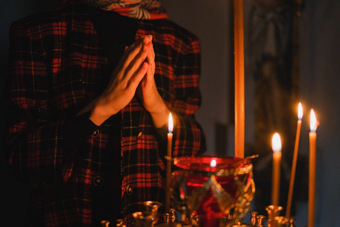 An image of a man praying